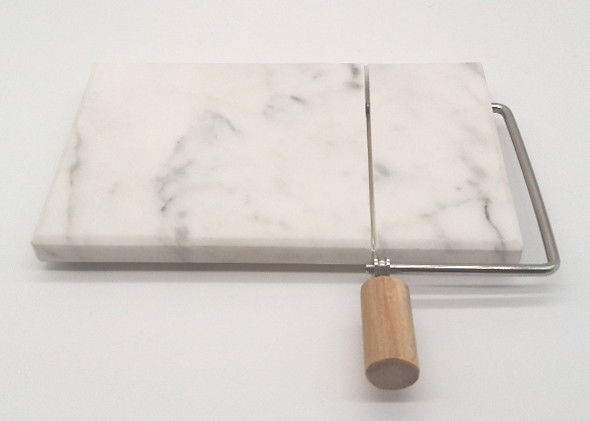 Bordo di marmo bianco dell'affettatrice del formaggio, maniglia di legno del tagliere di marmo del formaggio